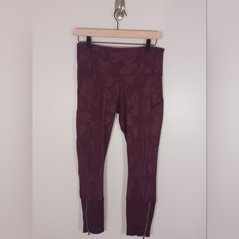 Lululemon Athletica Burgundy Athletic‎ Athleisure Stretch Floral Pants Size 8
